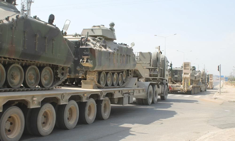 Η Τουρκία μεταφέρει στρατεύματα στα σύνορα με την Αρμενία